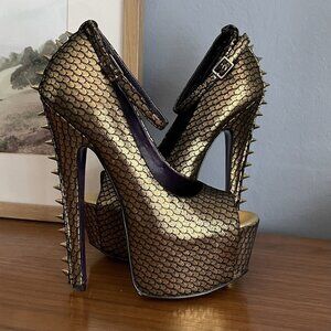 London Trash Citro Gold Metallic Studded Spikes Leather Platform Heels NEW
